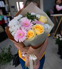 Букет цветов из:  Герберы, Розы и Хризантемы в Балабаново
