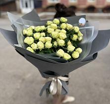 Букет Белые кустовые розы Солинеро в Балабаново