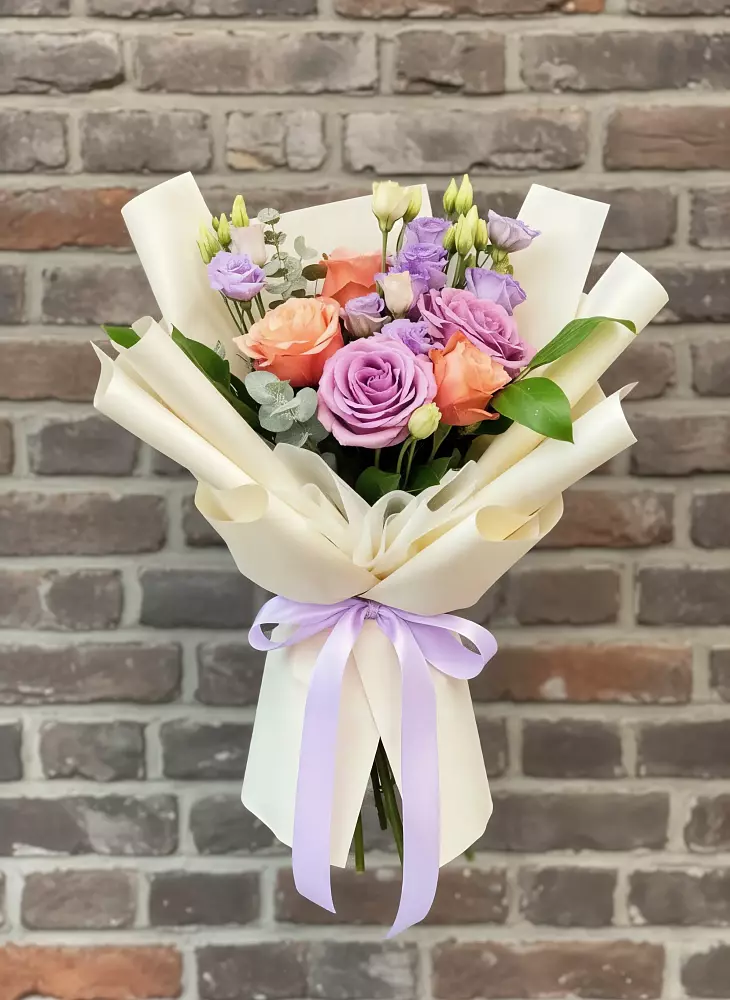 Букет цветов из: Лизиантусы и Розы в Балабаново