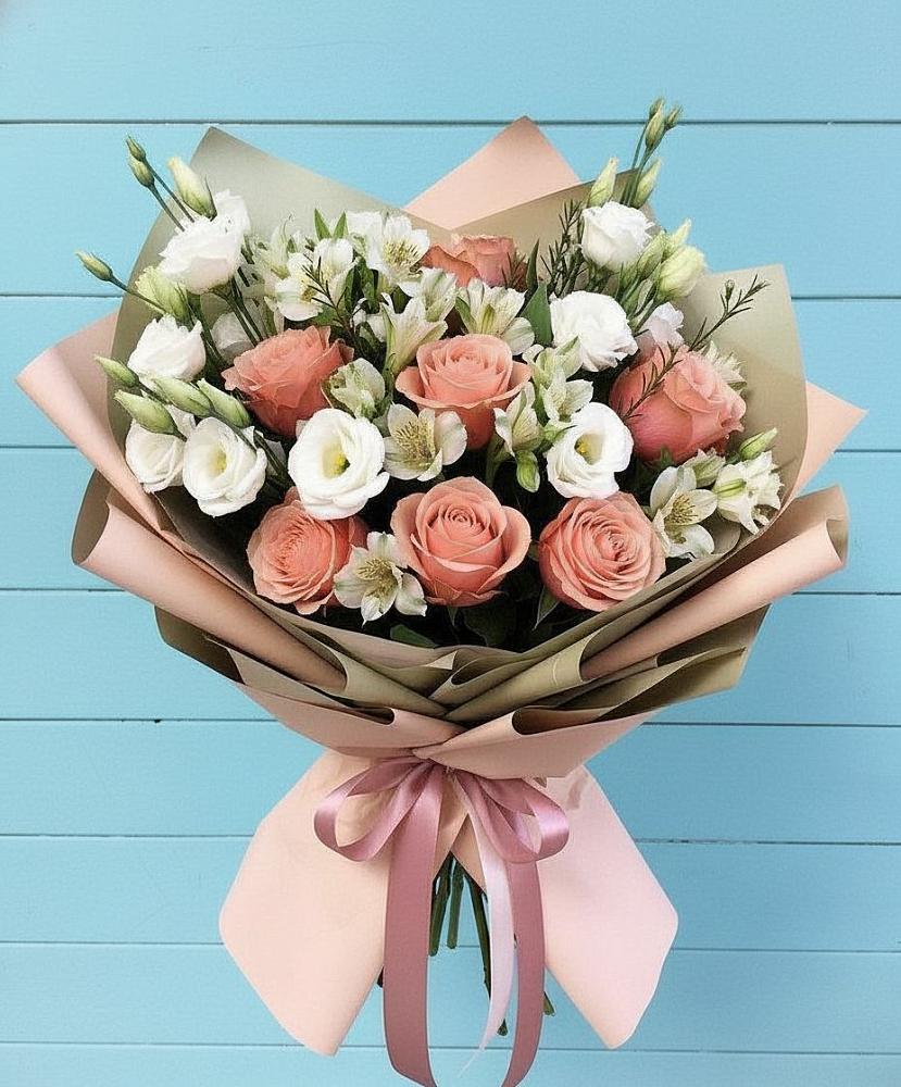 Букет цветов из: Розы, Альстромерии и Лизиантусы в Балабаново