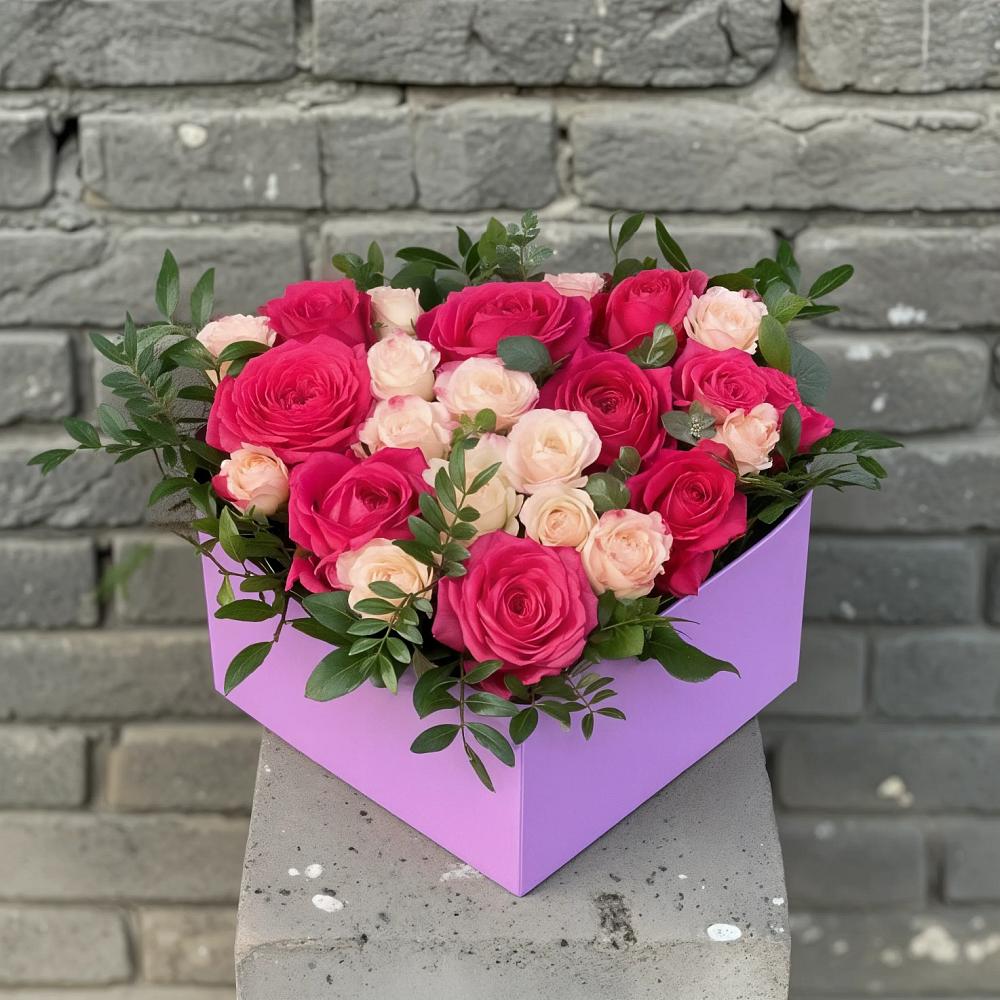 Цветочная композиция из Розы в коробке в Балабаново