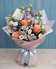 Букет цветов из:  Лизиантусы, Розы, Альстромерии и Гипсофила в Балабаново