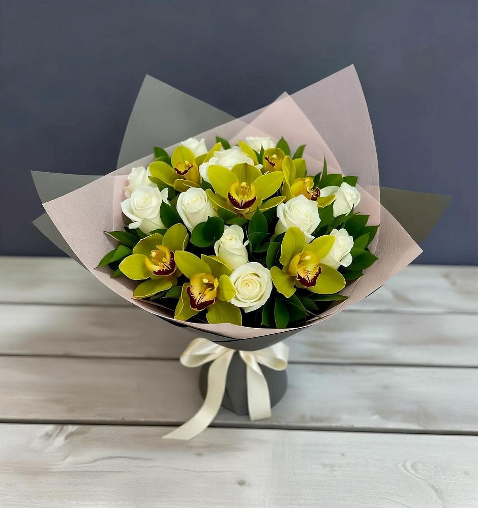 Букет цветов из: Орхидеи и Розы в Балабаново