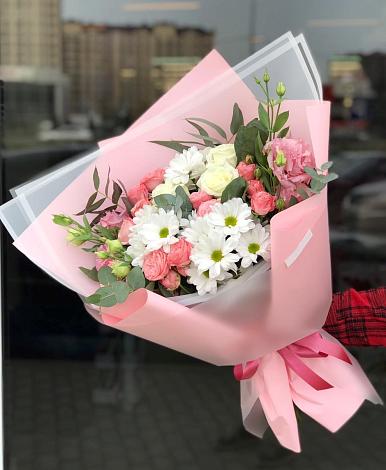 Букет цветов из: Розы, Лизиантусы и Хризантемы в Балабаново