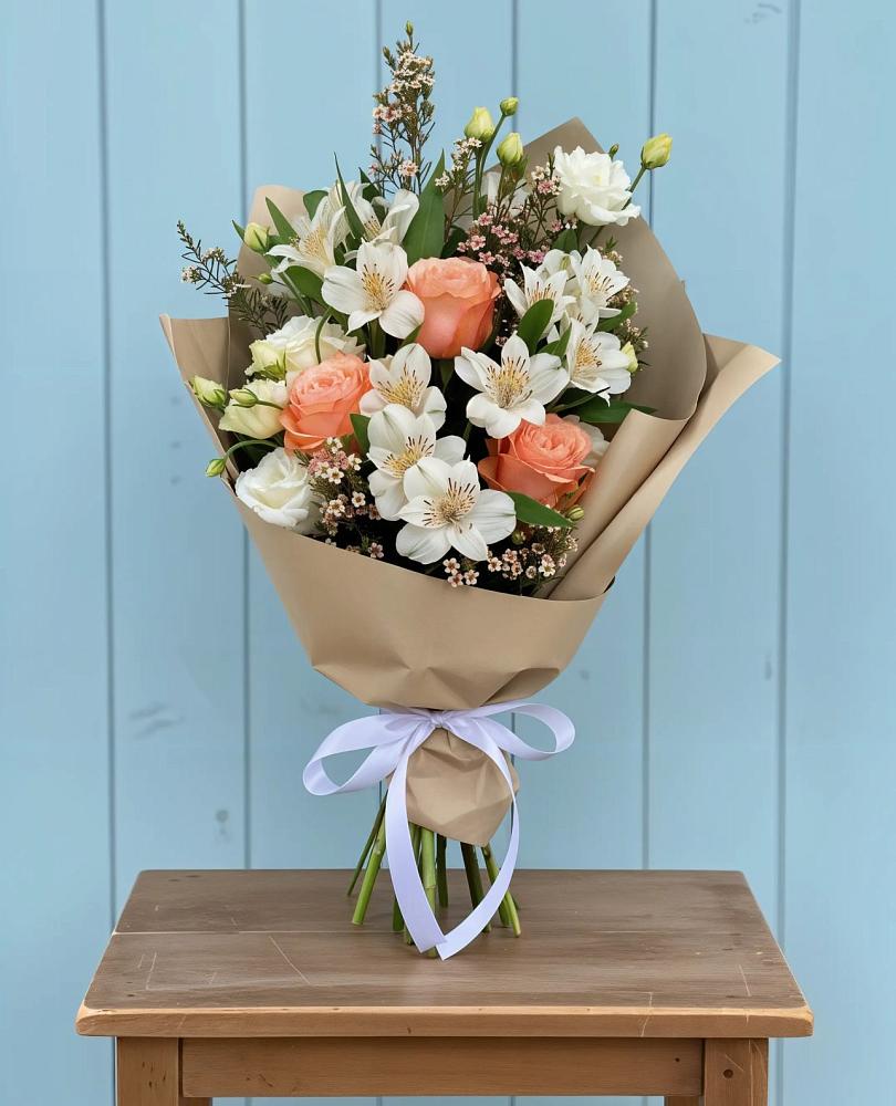 Букет цветов из: Альстромерии, Лизиантусы, Розы и Хризантемы в Балабаново